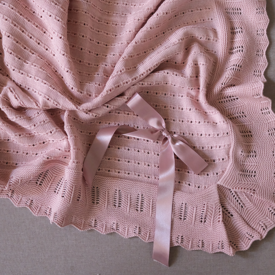 Toquilla María rosa empolvado