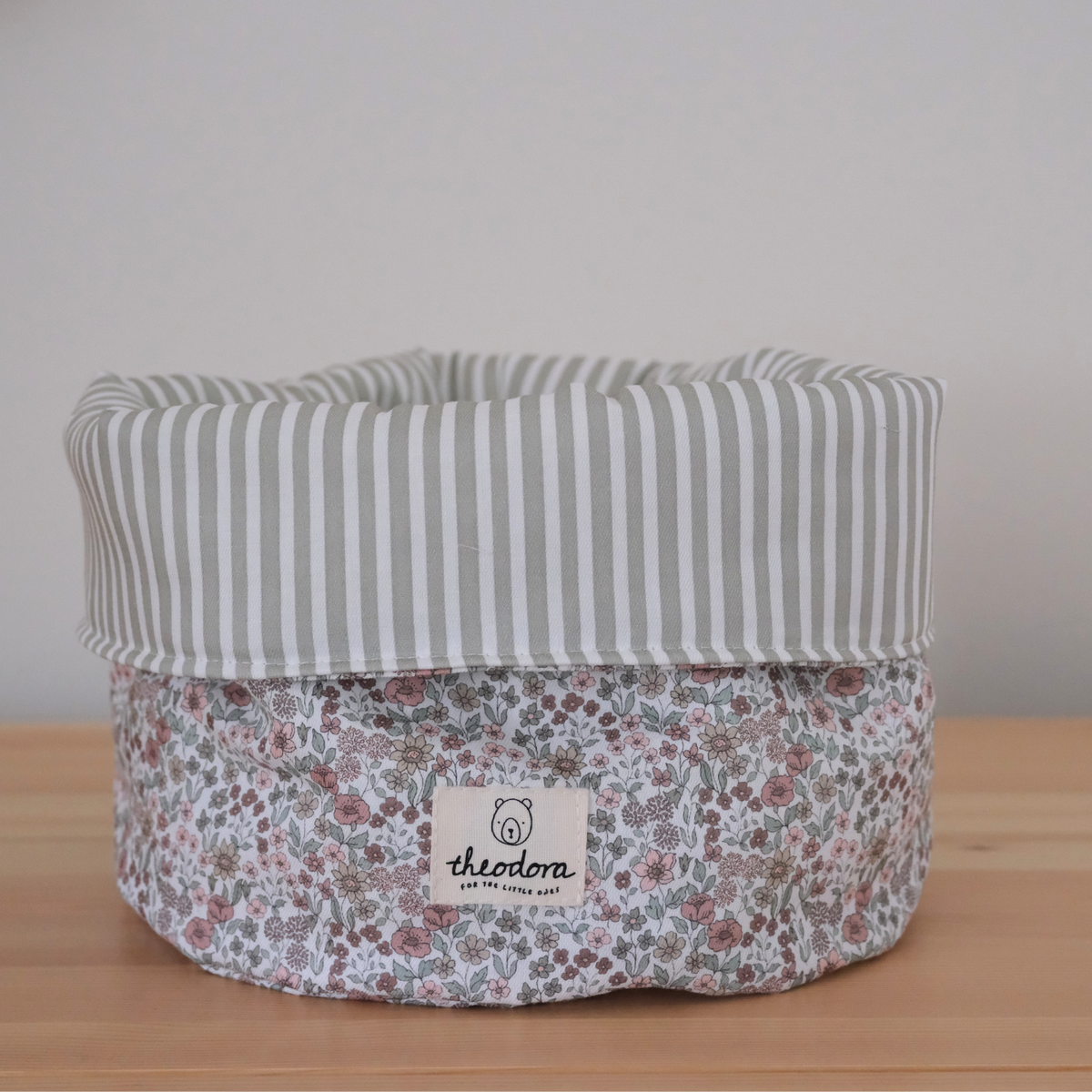 Cesta flor Pía