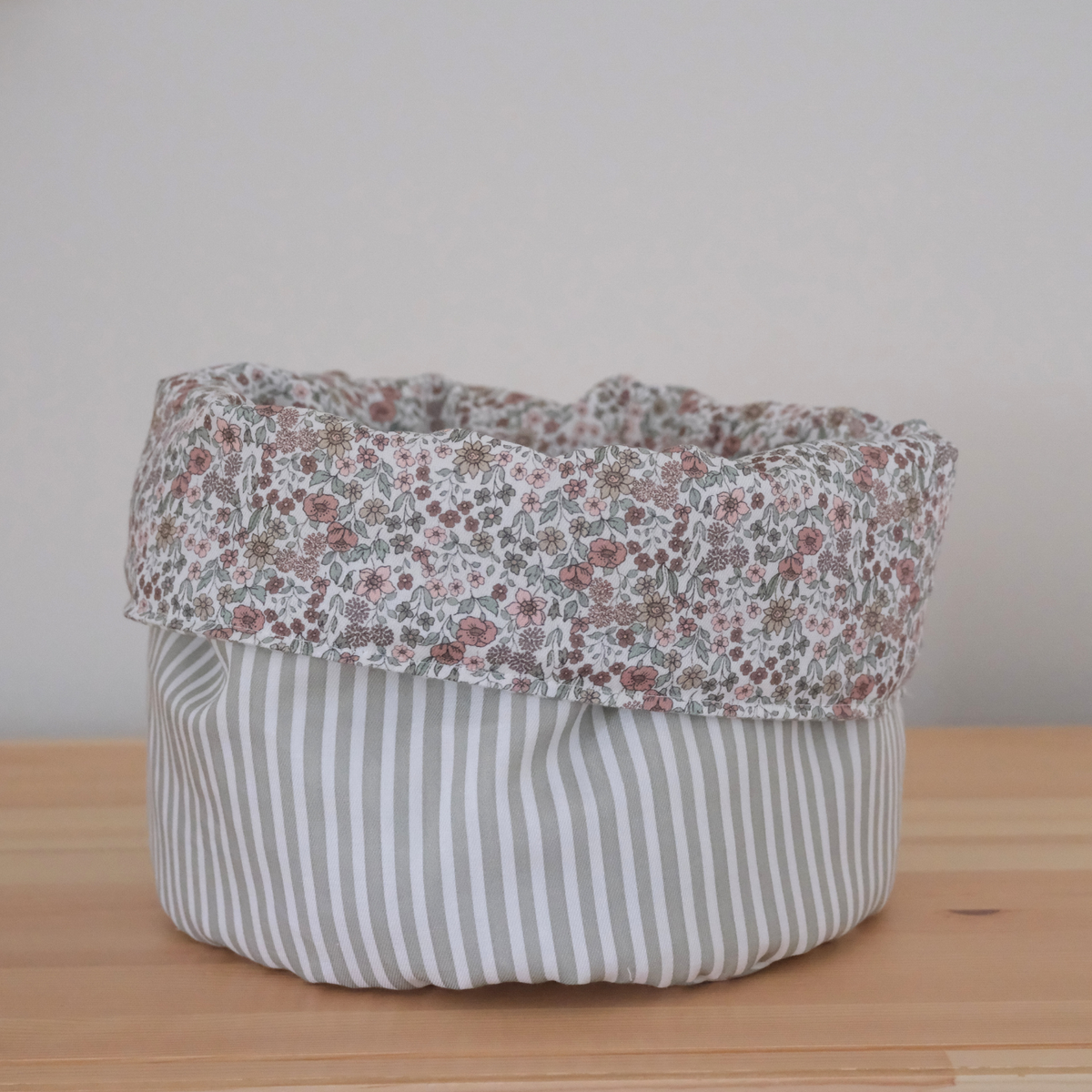Cesta flor Pía