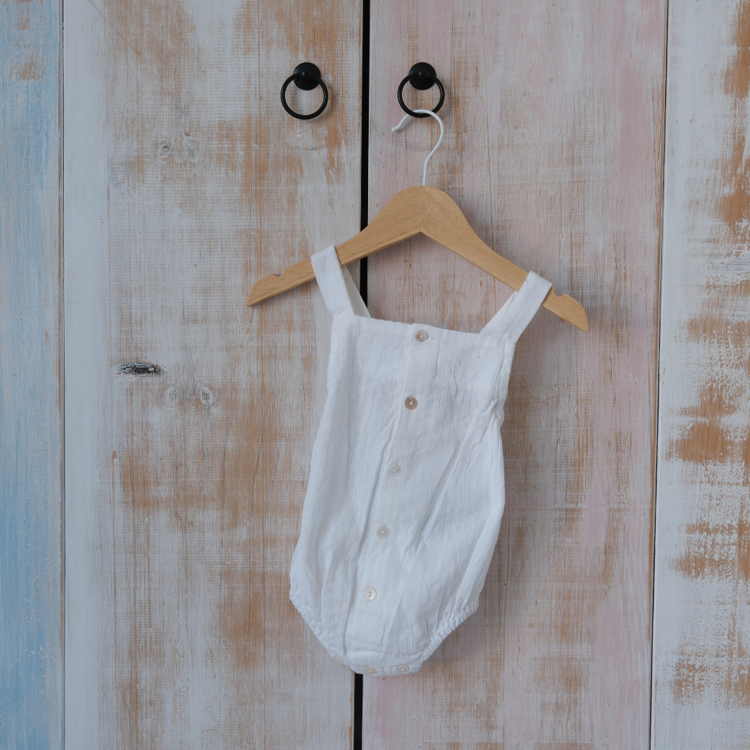 Peto blanco tirantes