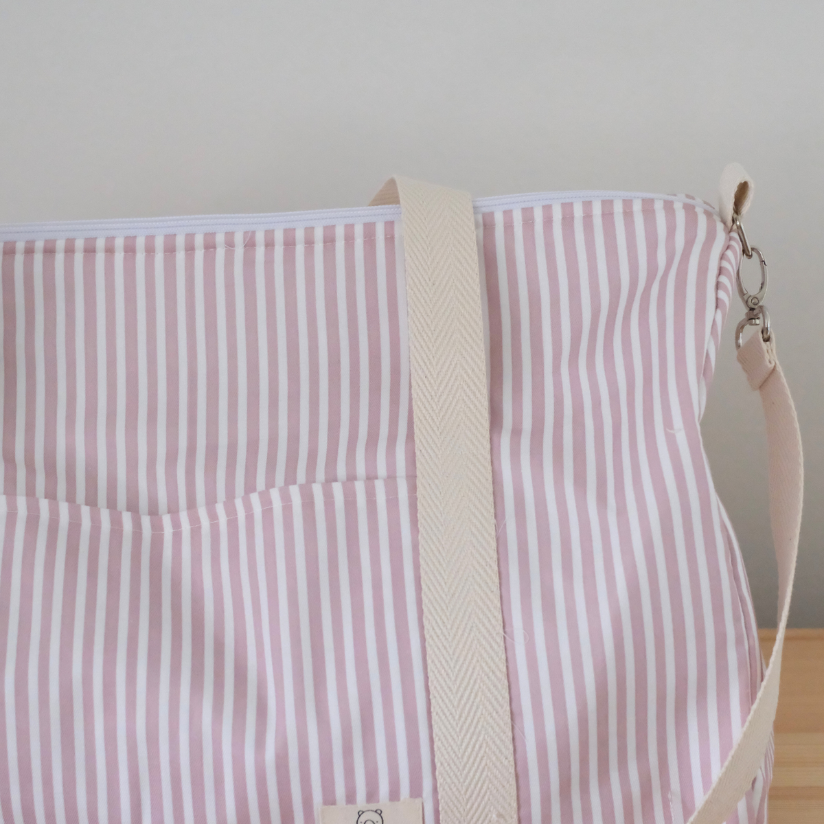 Bolsa deporte impermeable rayas rosas