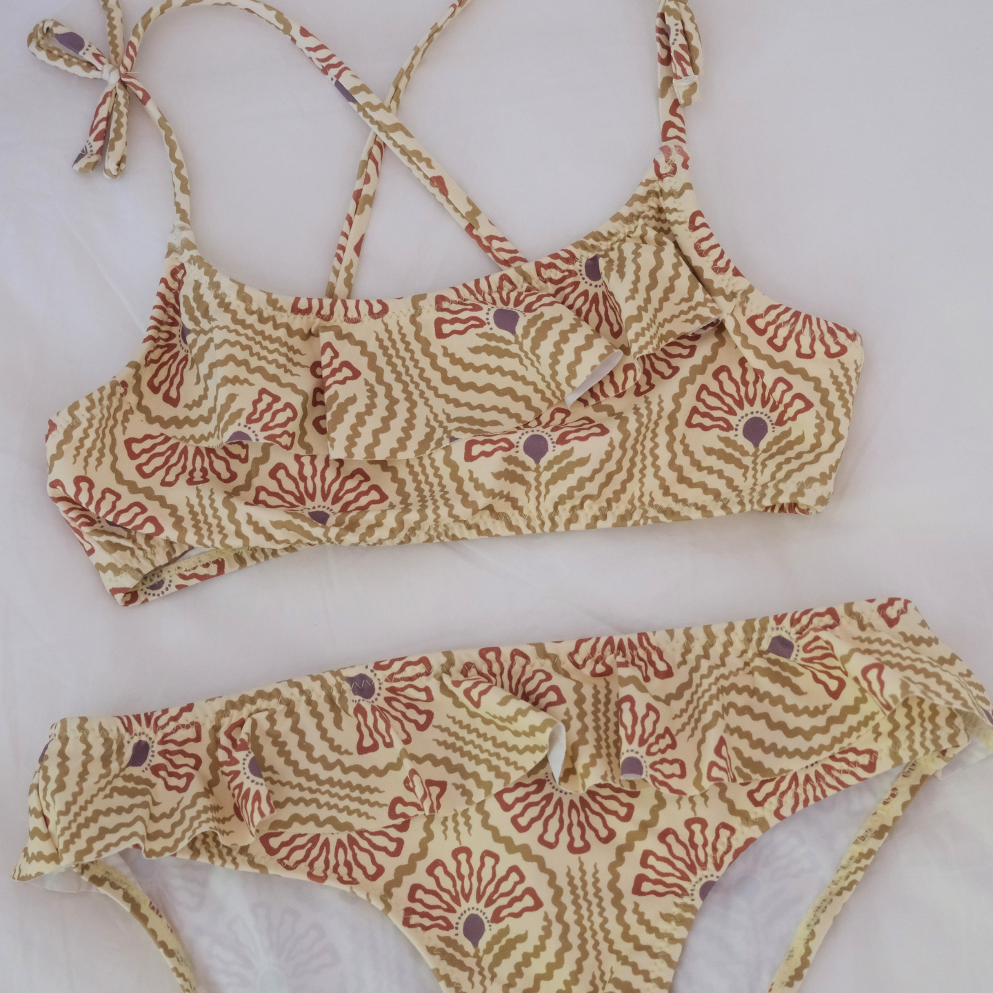 Bikini flor marrón