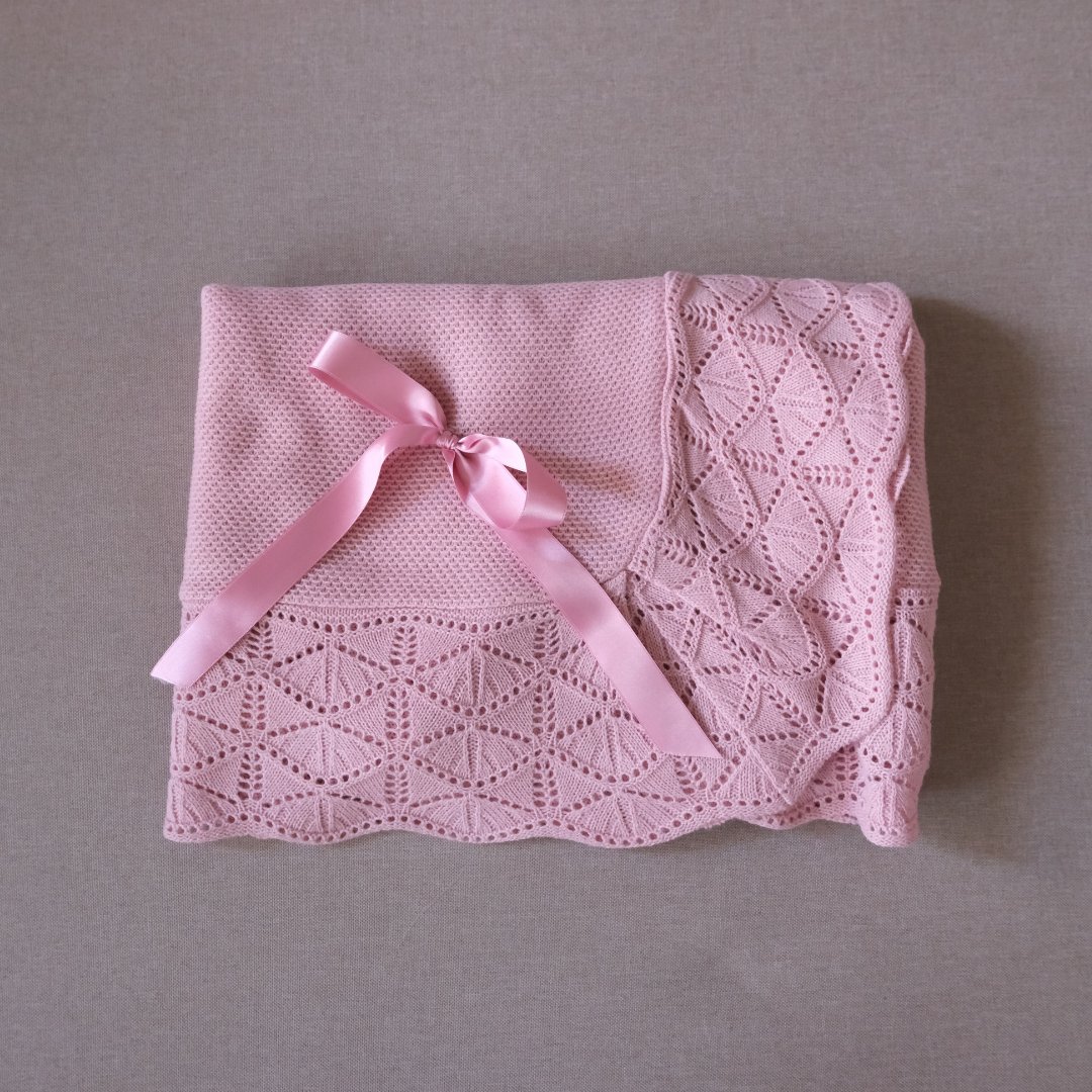 Toquilla Amaia rosa maquillaje