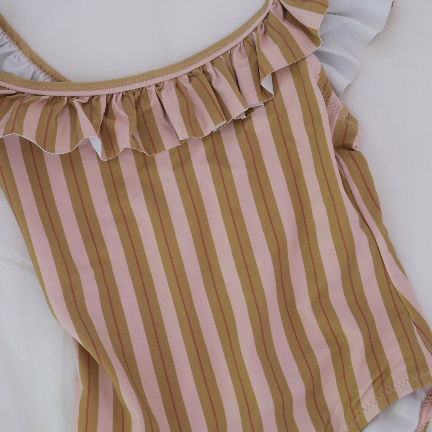 Traje de baño rayas rosas