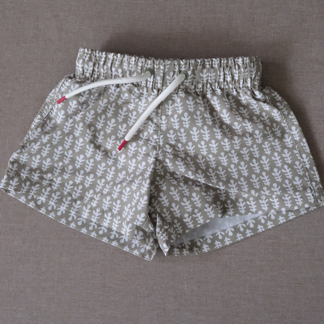 Traje de baño verde olivo