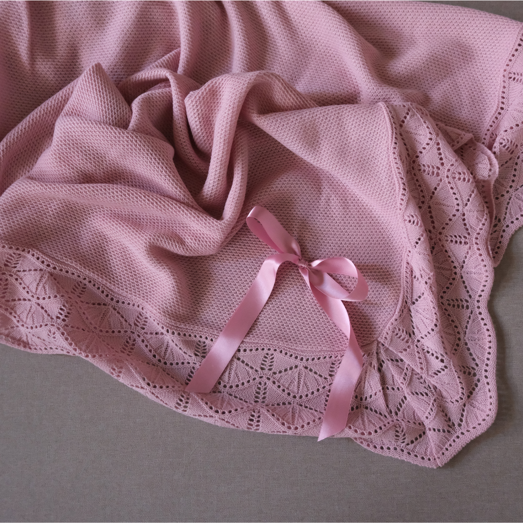 Toquilla Amaia rosa maquillaje