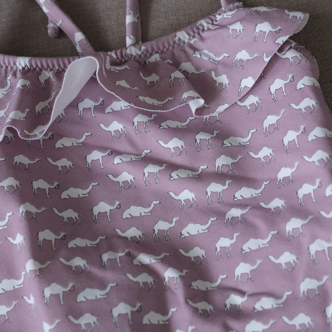 Traje de baño camello morado