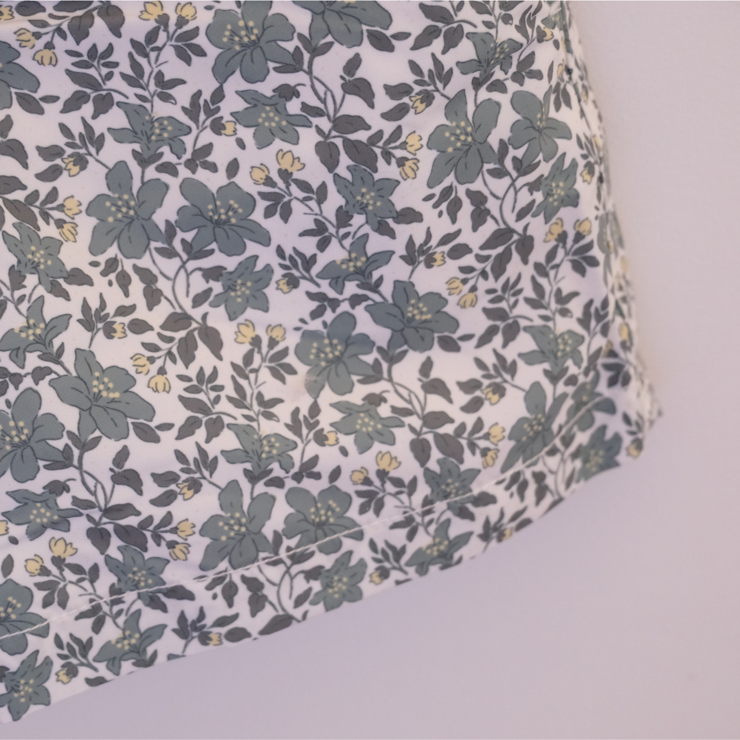 Traje de baño flores verdes