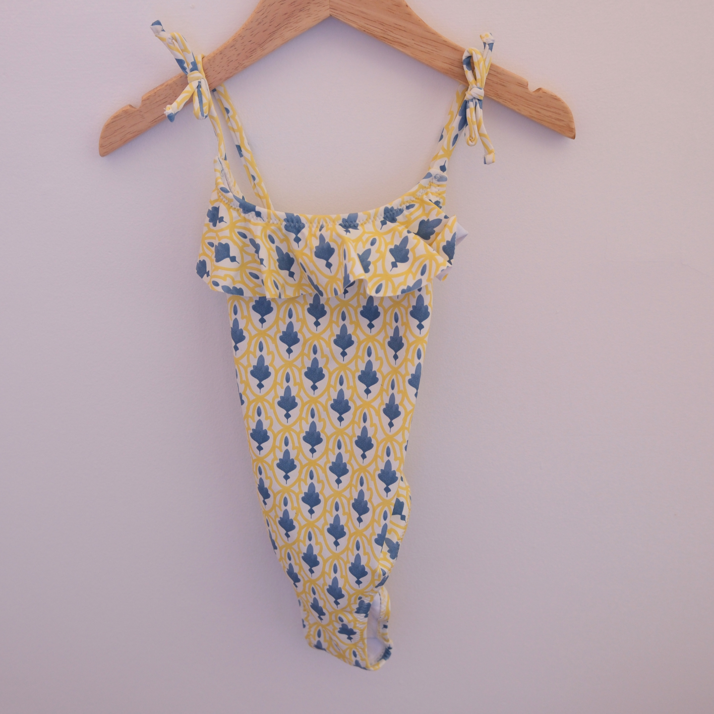 Traje de baño amarillo