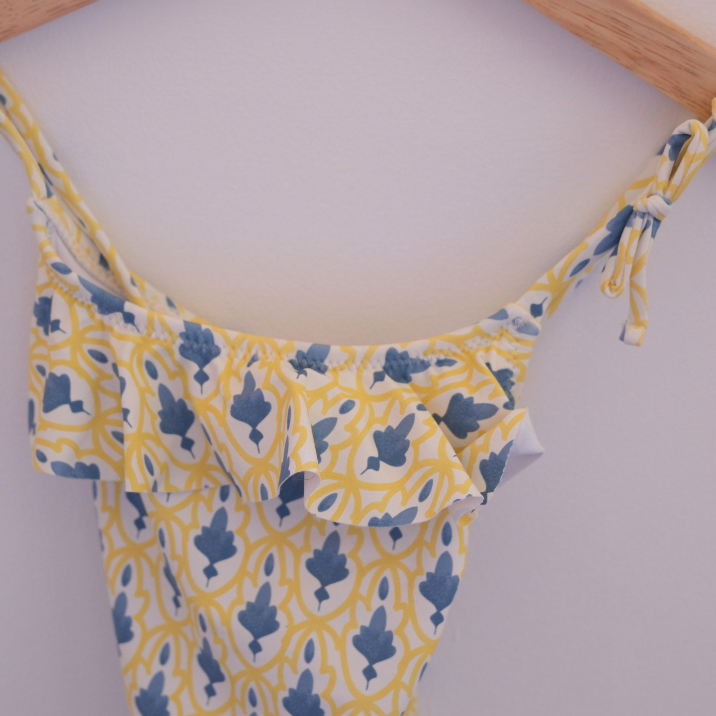 Traje de baño amarillo