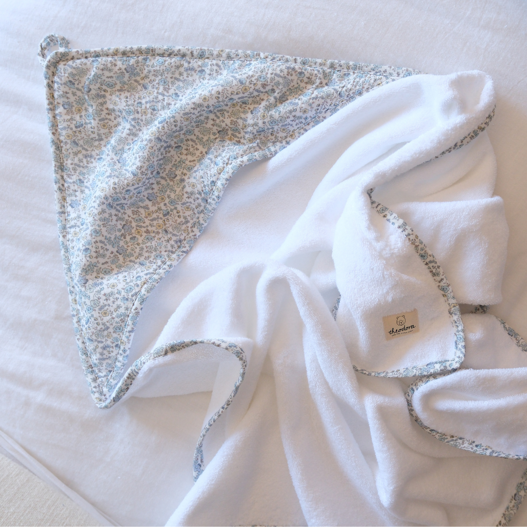 Toalla flores azules